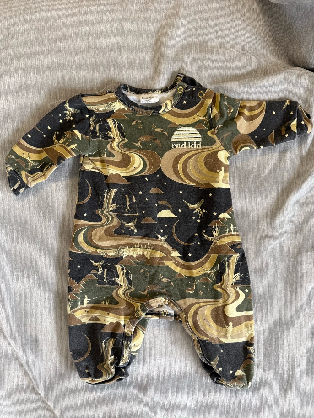 Banabae: Rad Kid onesie “Fishing for dreams”